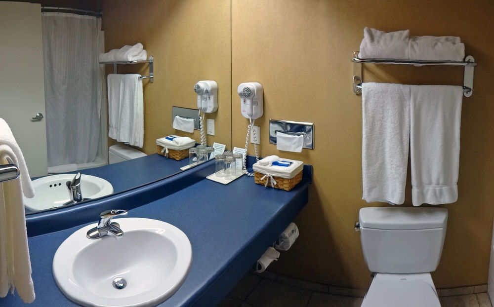 פאוול ריבר Beach Gardens Resort And Marina מראה חיצוני תמונה